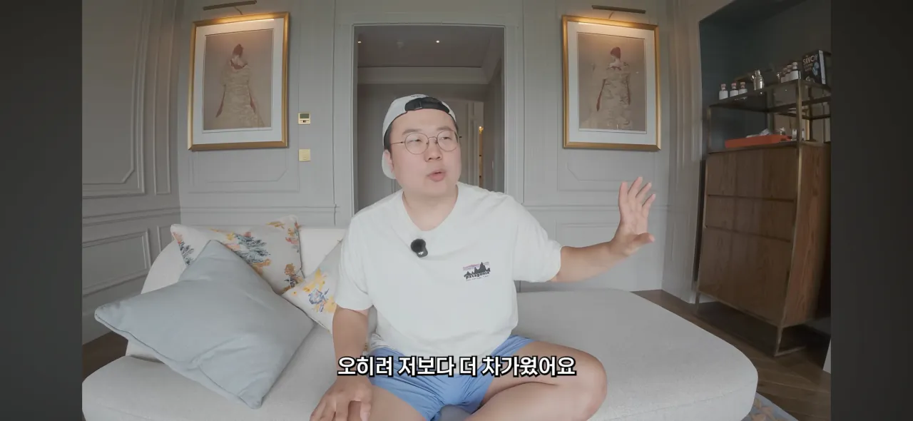 영국 초고가 호텔에서 인종차별 당한 여행유튜버 (23)
