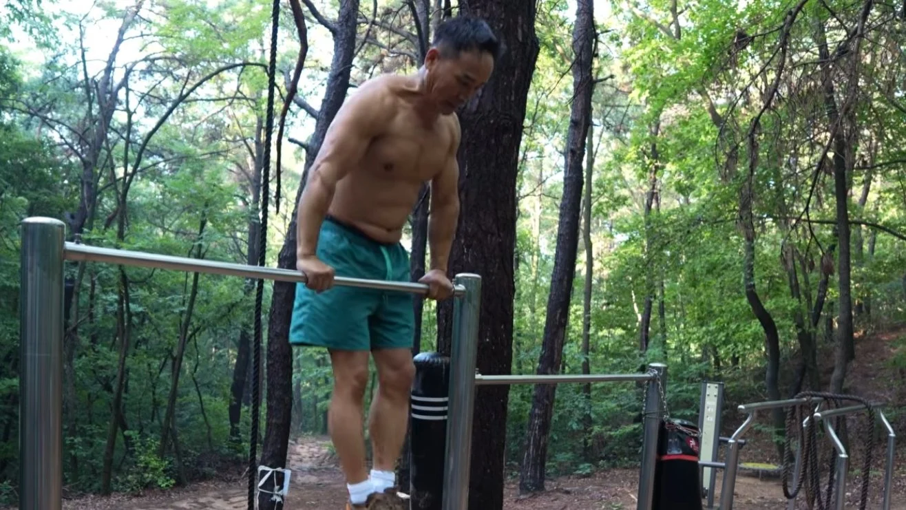 63세 할아버지 피지컬 (5)