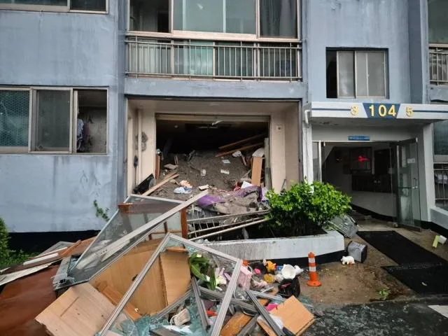 거제 20대 남성 사망자 나온 아파트 현장 (2)