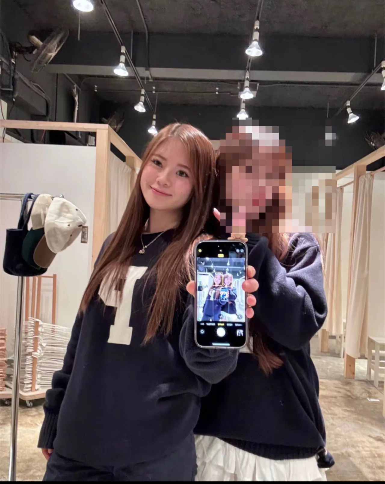 손님 신용카드 훔친뒤 사용하다가 걸린 게이오대 여대생