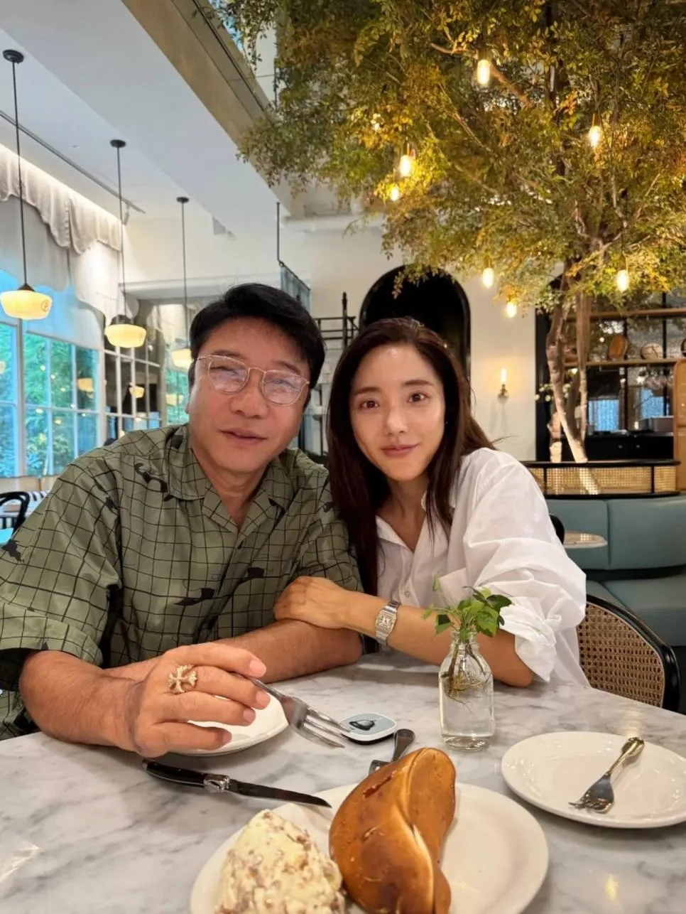 이수만 근황 (with 바다) (3)