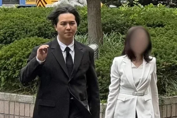 송민호 담당 A씨, '승진 때문에 담당'... 직위해제에 징역 1년 구형