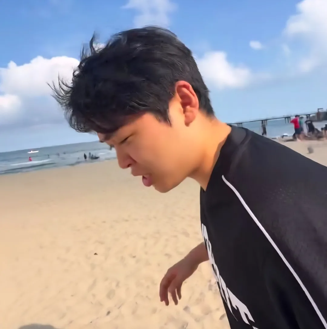 어릴 때는 누나 손 잡고 잘 다녔으면서 (14)