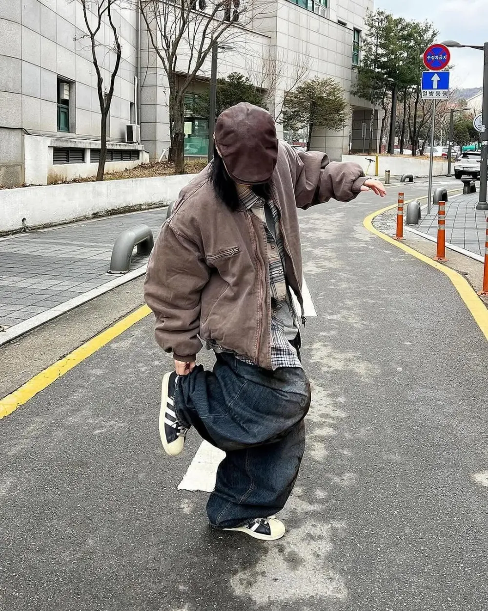 남자들 인생샷 건지는 포즈 (4)