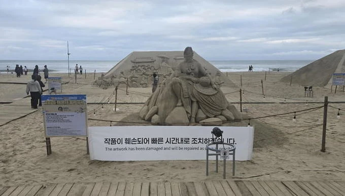해운대 모래조각 훼손한 70대, 하나님탓 시전 (5)