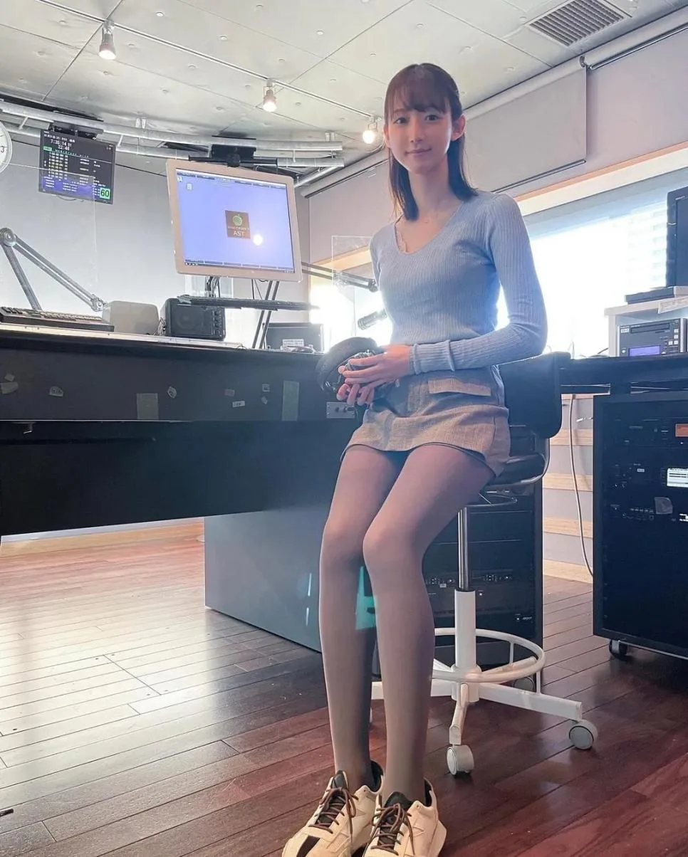일본의 키 170 내츄럴 D컵 기상캐스터 (3)