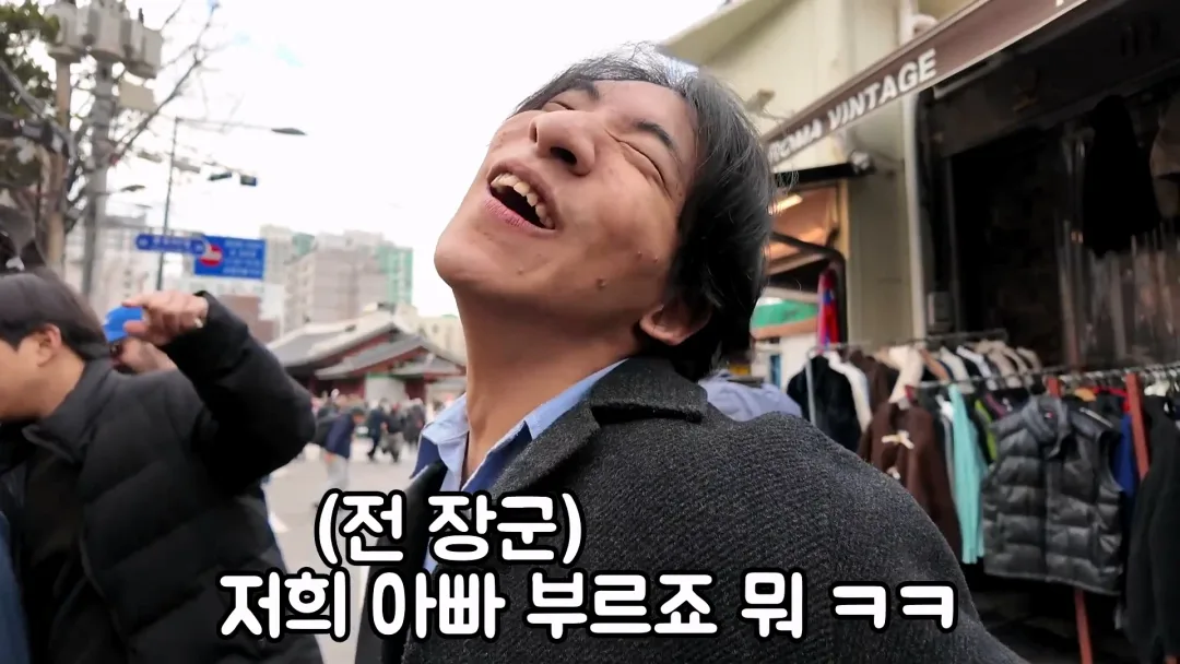 엄마가 명품 옷만 사줬다는 만능발 (23)