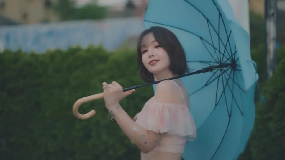 단발머리 한 84년생 남규리 비주얼 (3)