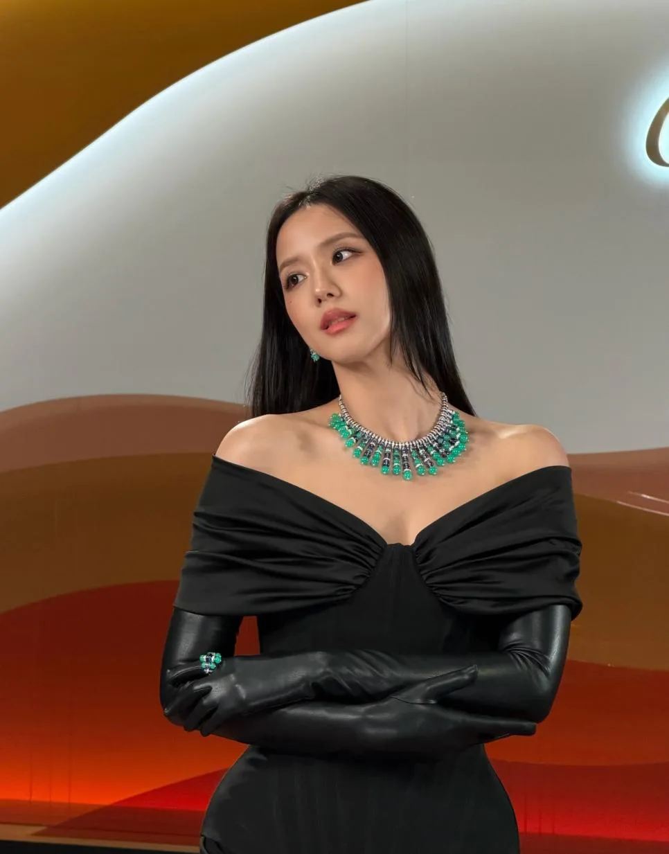 블랙핑크 지수 장갑부터 범접할 수 없는 무언가를 느낌 (5)