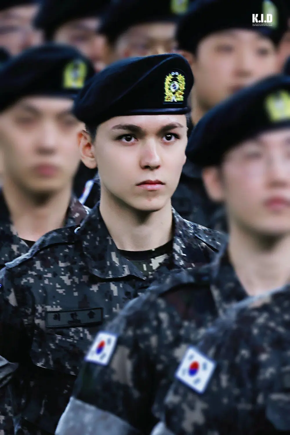 아이돌 복수국적자 중 최초의 군복무 (4)
