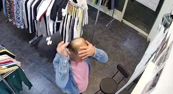 무인 매장에서 불끄고 잔 사람 (2)