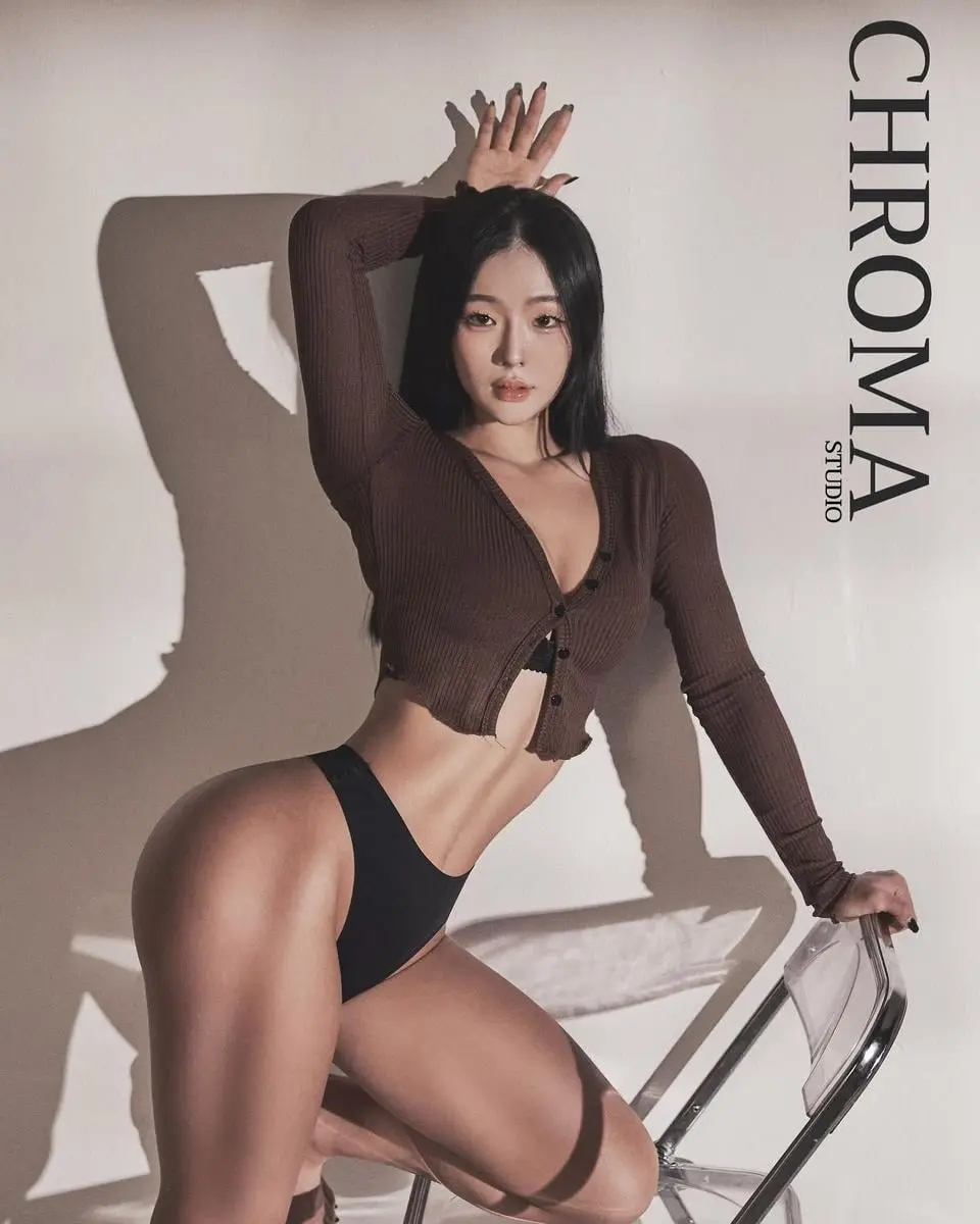 공격적인 몸매를 가진 눈나 (3)