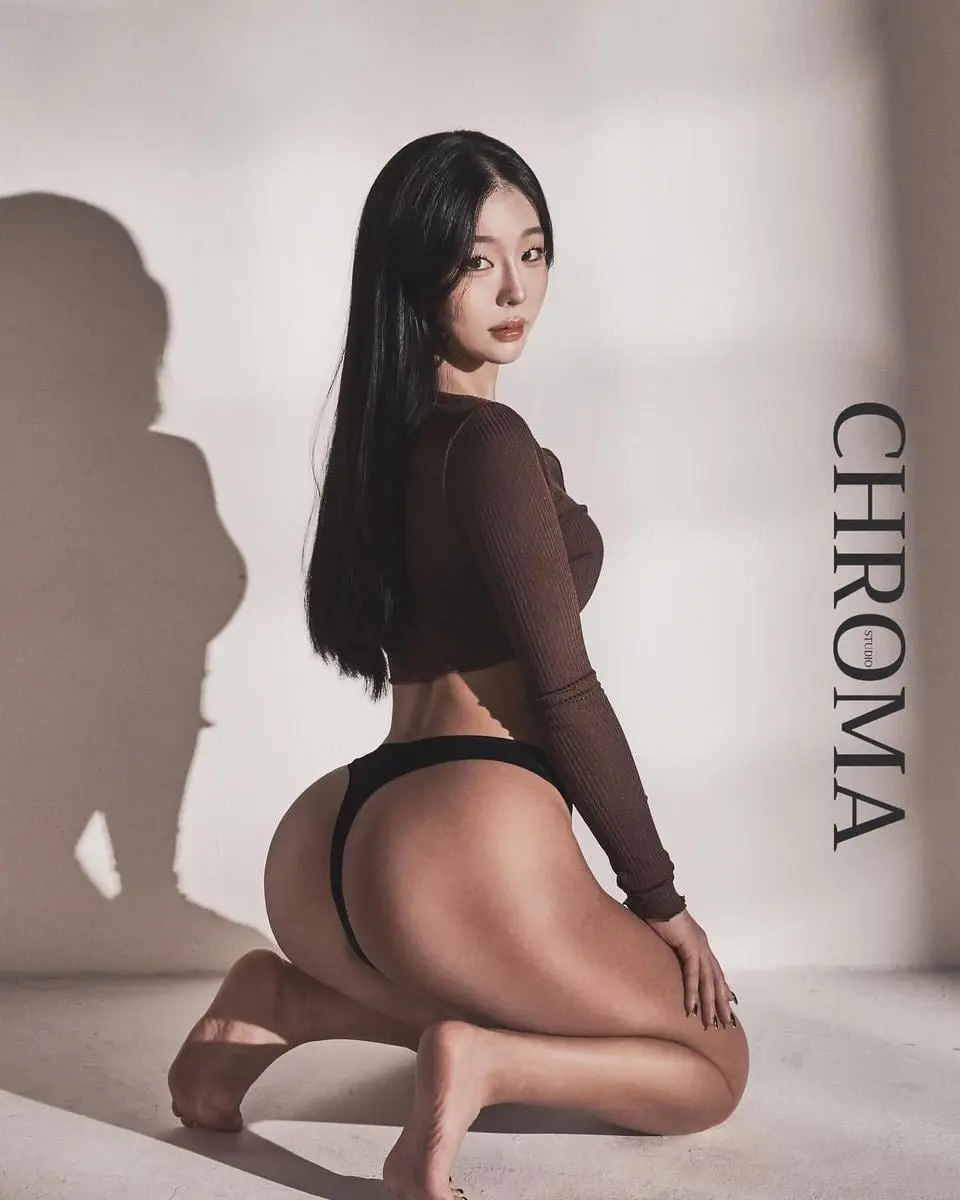 공격적인 몸매를 가진 눈나 (4)