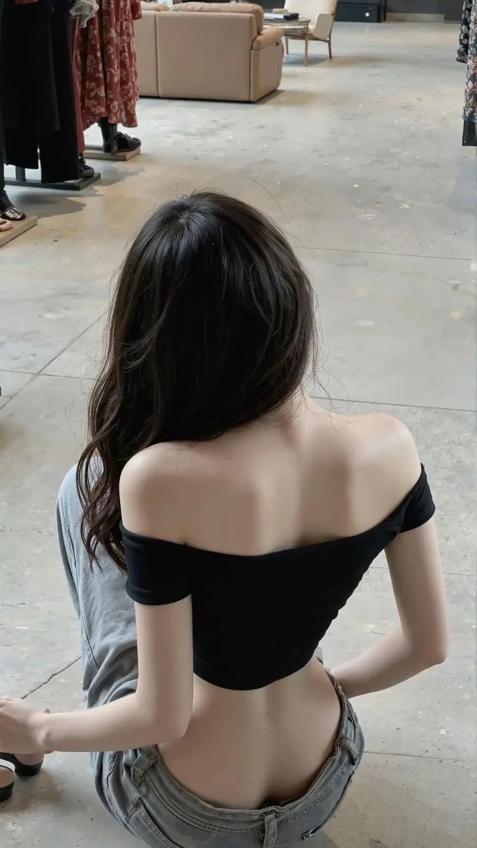 (ㅇㅎ) 앉아 있을 때 엉덩이골 노출 (2)
