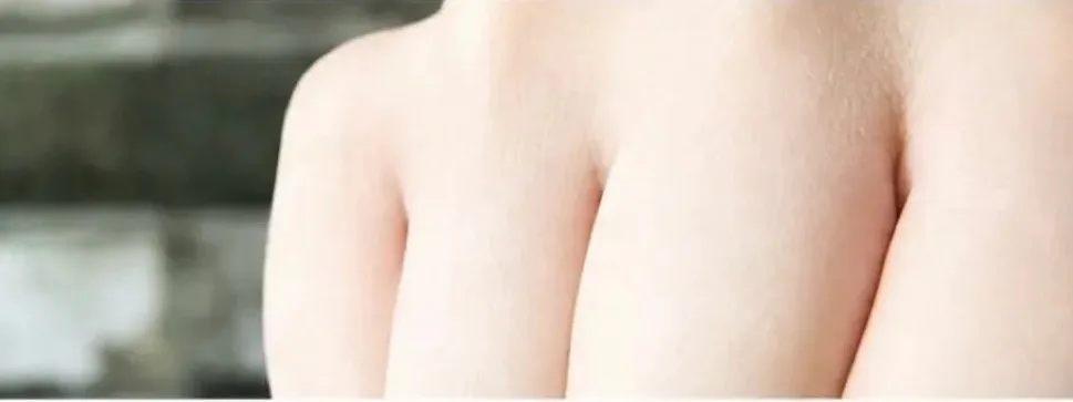 온천에 들어간 미녀 (2)