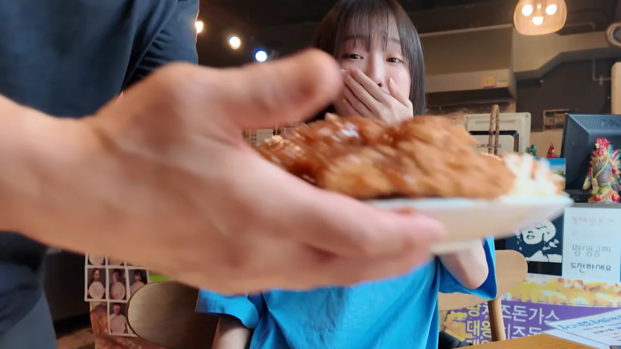 초대왕 돈까스에 도전한 쯔양 (18)