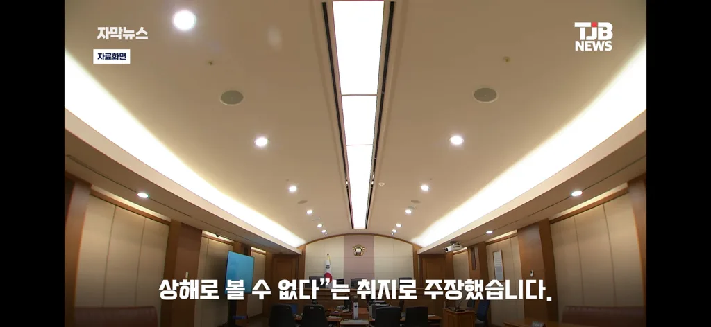 축구 경기에서 후두부에 팔꿈치로 가격한 사람 실형선고 (7)