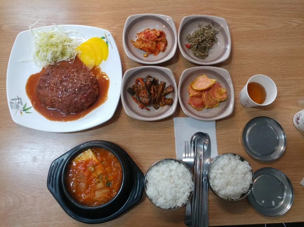 한국인들은 호불호 거의 없는 밥상 (8)
