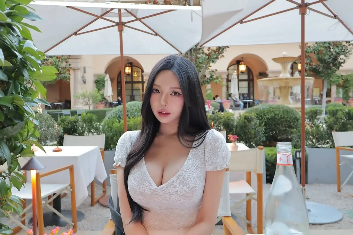 ㅇㅎ) 야외 식당에서 동그란 (4)