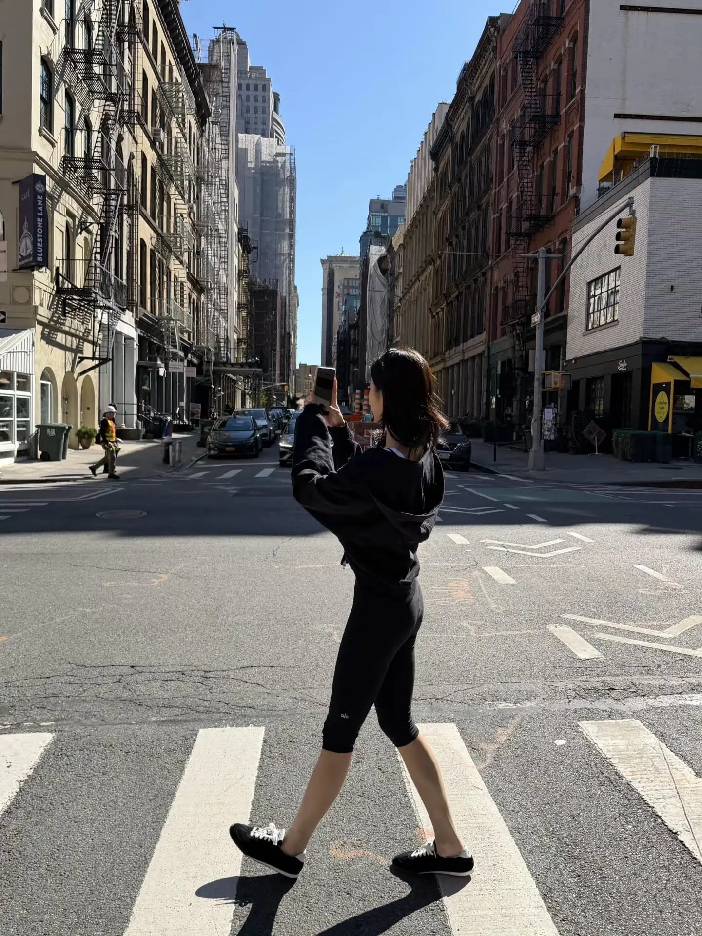 레깅스 입고 거리를 활보하는 카즈하 (13)