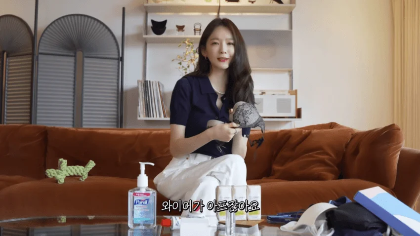 본인 브래지어 리뷰해주는 강민경 (5)