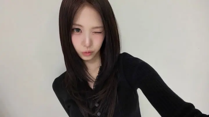 리센느 리브 셀카 비주얼 (4)