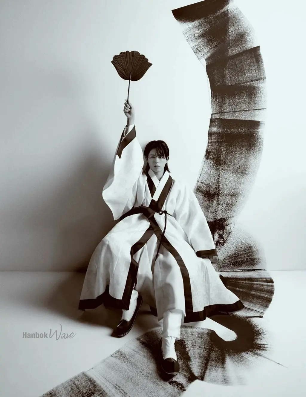 사진작가피셜 한복뽕 차서 그냥 다 올렸다는 레전드 화보 (20)