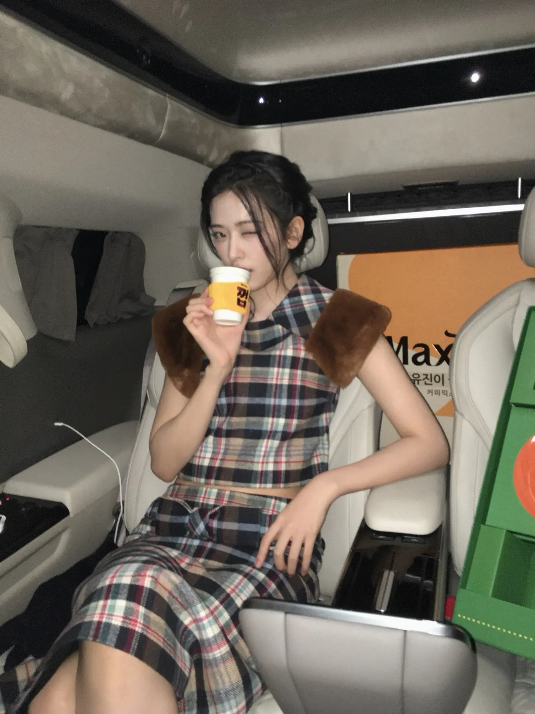 맥심 촬영한 아이브 안유진 (4)