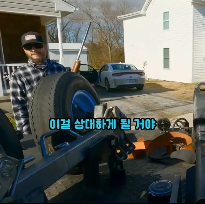 차 압류하다가 총든 동창 만남 (26)