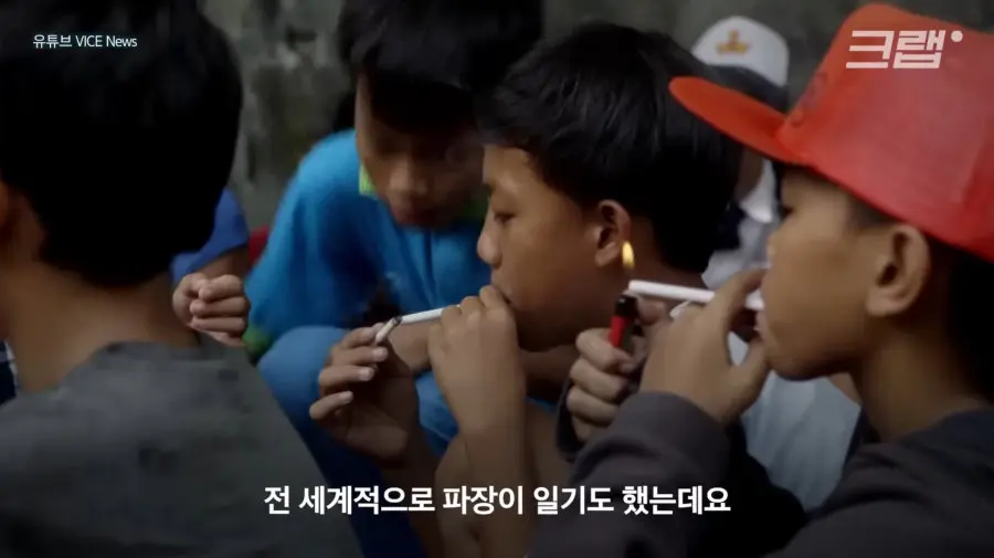 어릴때부터 흡연하는 인도네시아 (3)