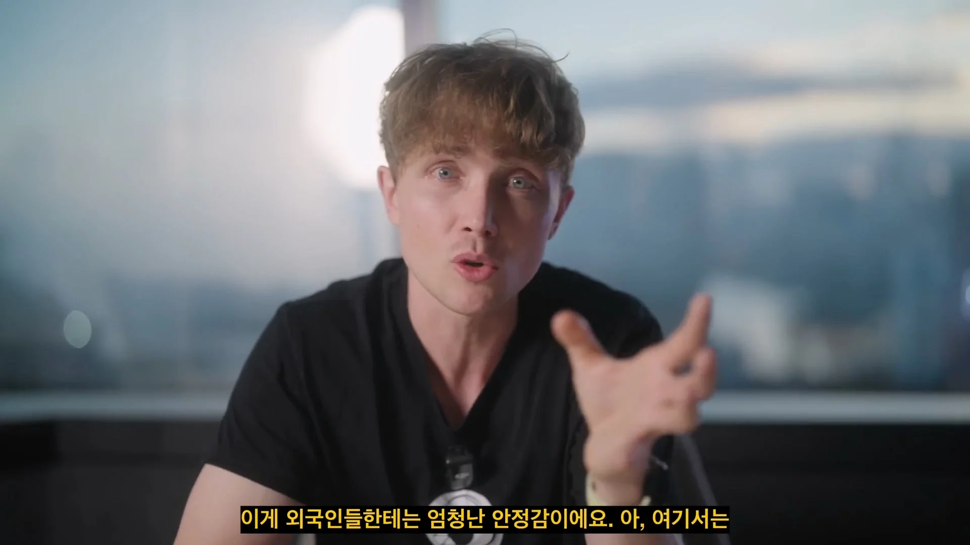외국인들이 한국 오면 못 떠나는 이유 (13)