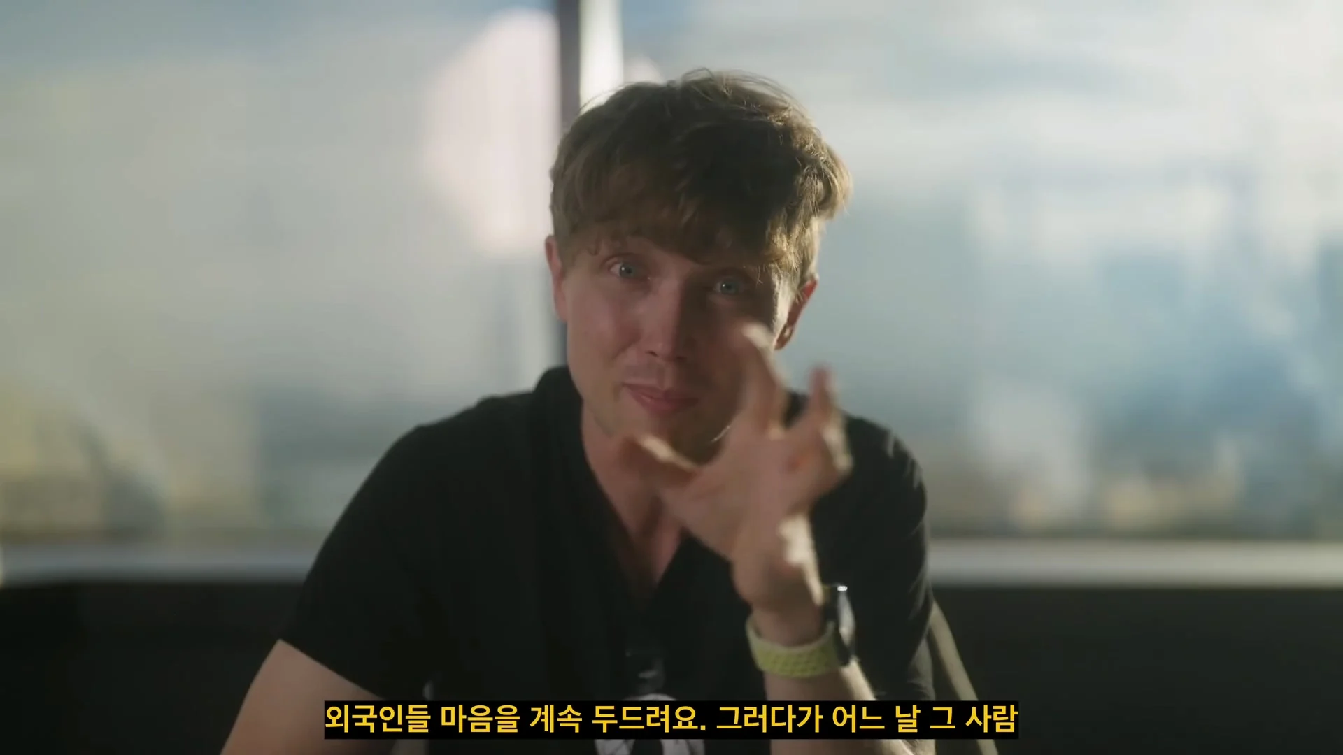 외국인들이 한국 오면 못 떠나는 이유 (24)