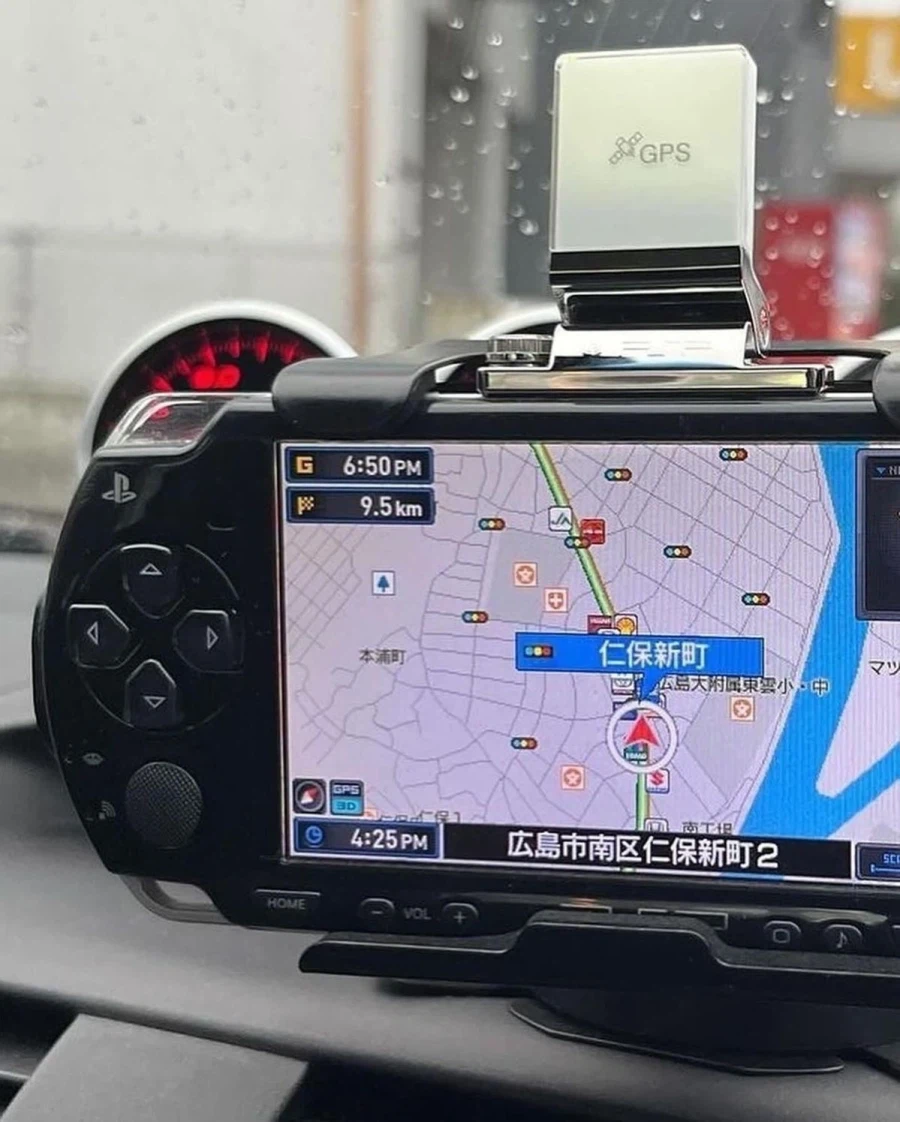 놀랍게도 아직 현역이라는 PSP 게임기 (4)