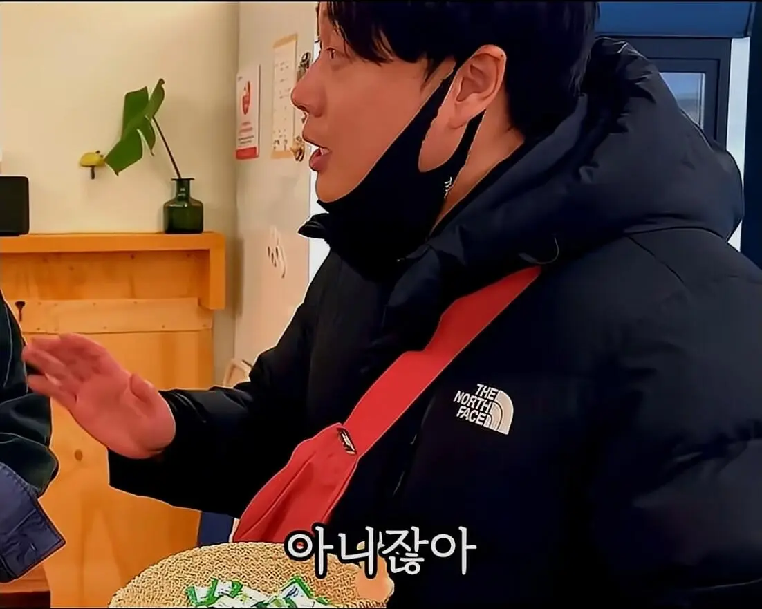 식당에서 서비스 주고도 욕먹는법 (19)