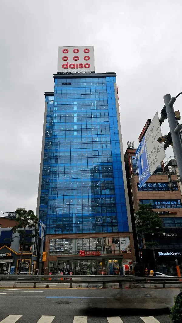외국인들에게 성지가 된 명동 다이소 (3)