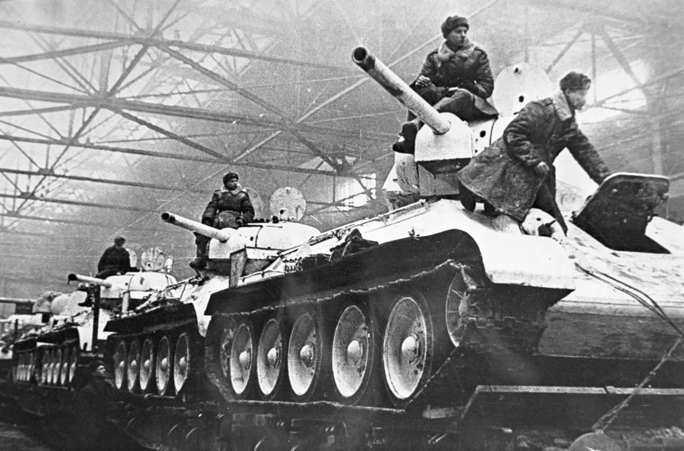 [무기열전 01] 독일이 베끼려다 끝내 포기한 소련 전차, T-34 (5)