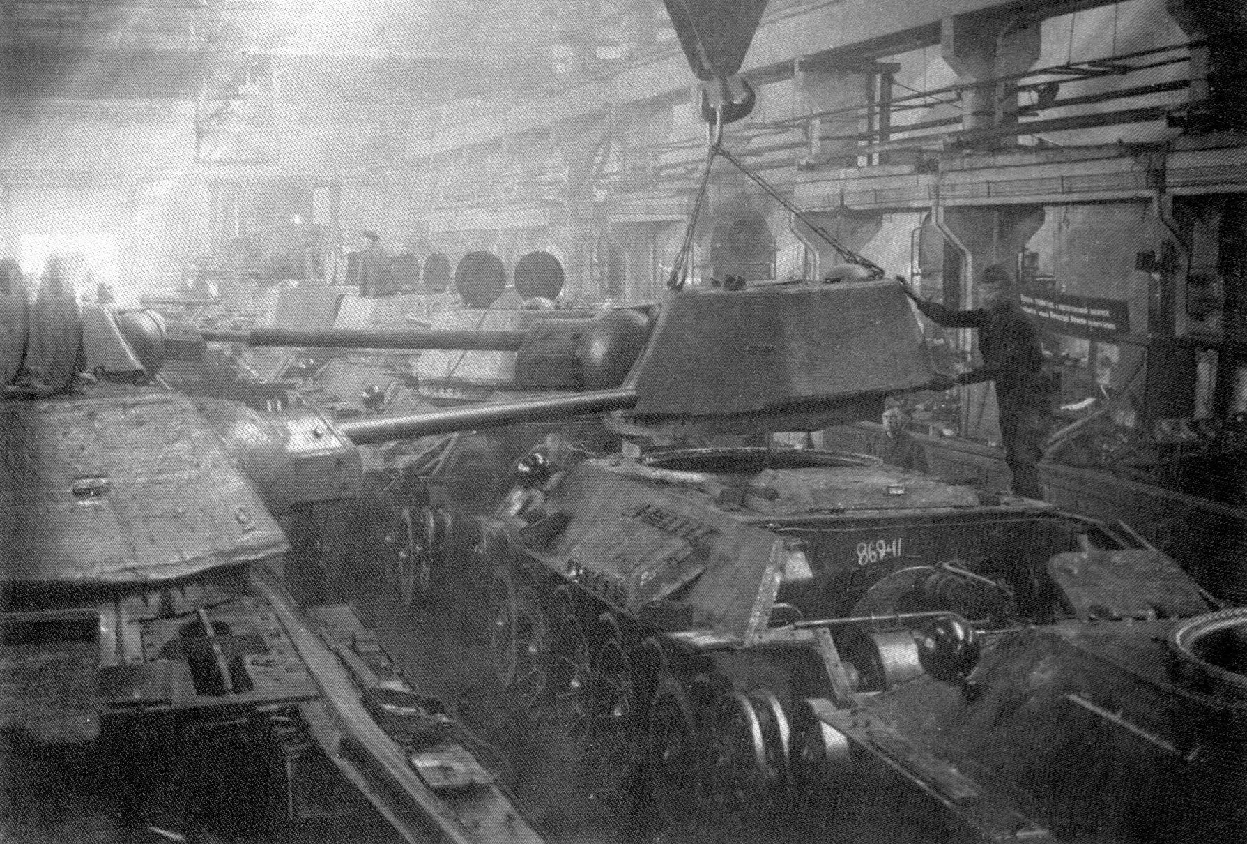 [무기열전 01] 독일이 베끼려다 끝내 포기한 소련 전차, T-34 (6)