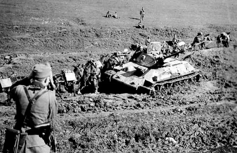 [무기열전 01] 독일이 베끼려다 끝내 포기한 소련 전차, T-34 (7)