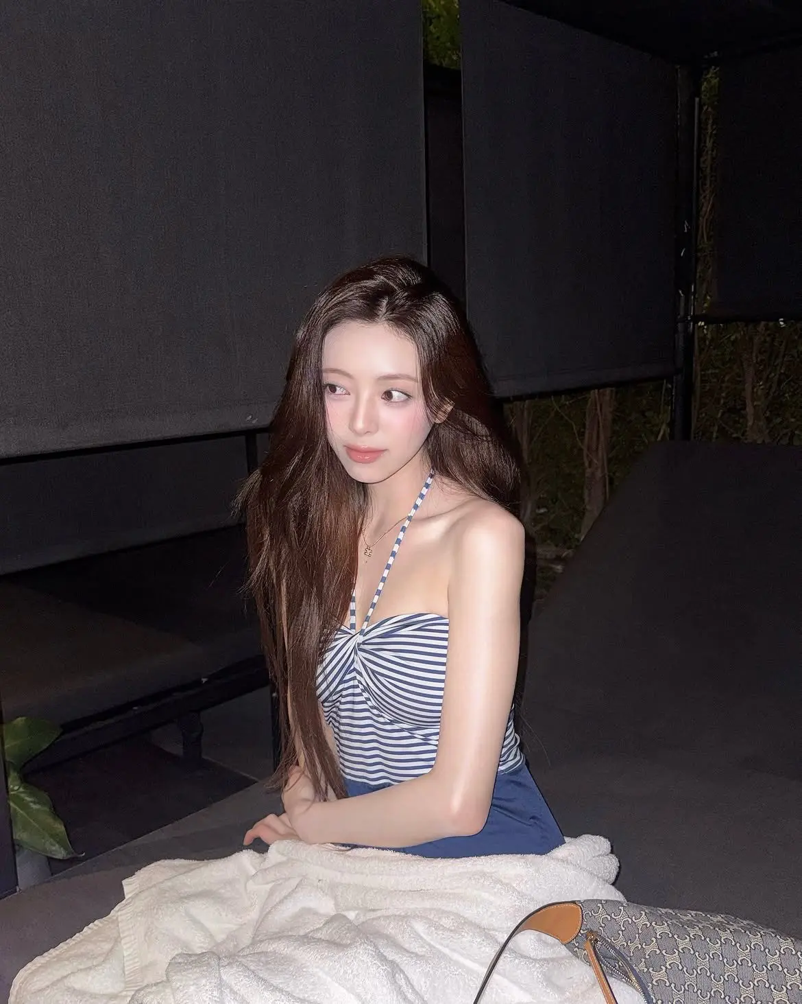 있지 유나 수영장 사진.jpg (4)