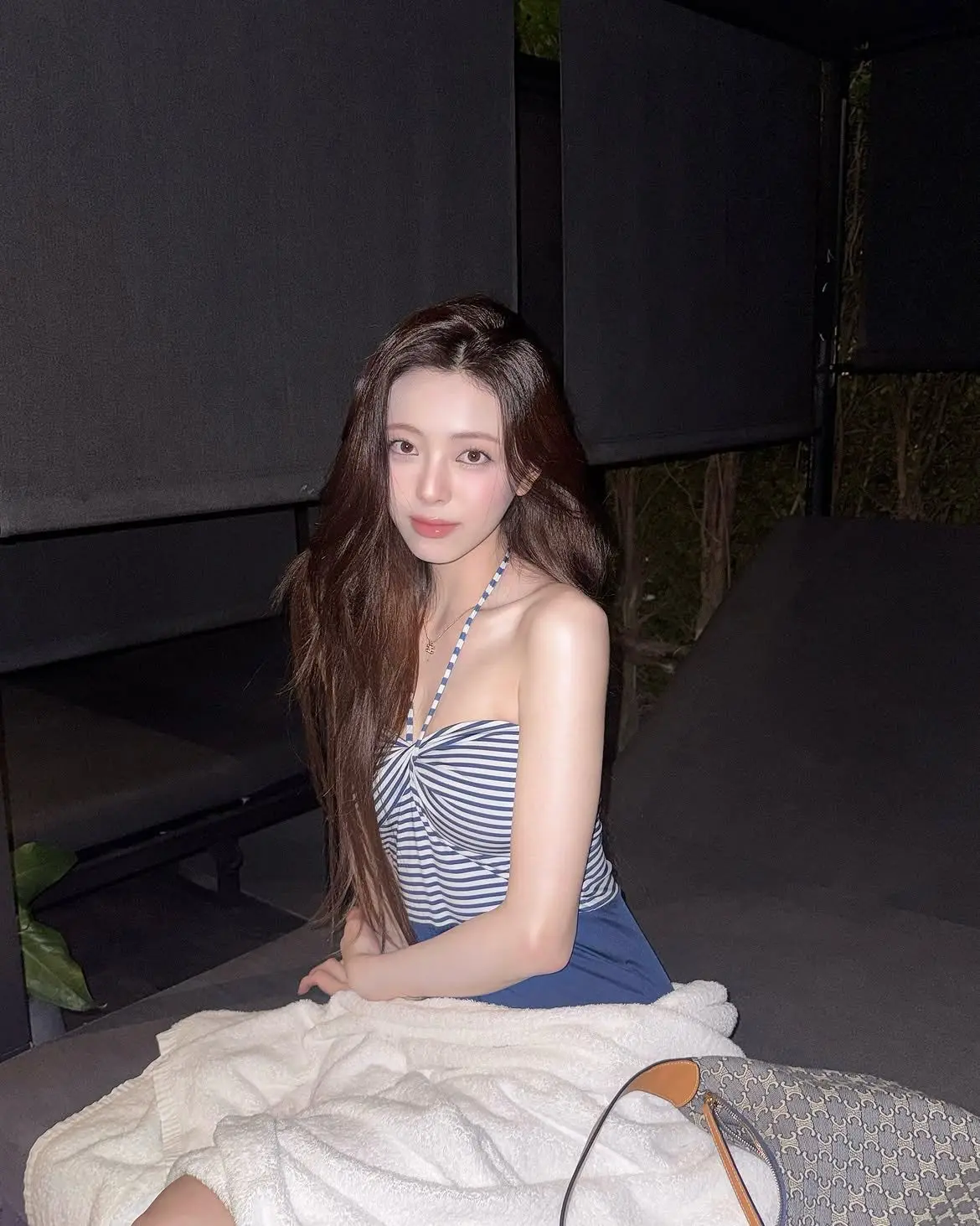 있지 유나 수영장 사진.jpg (5)