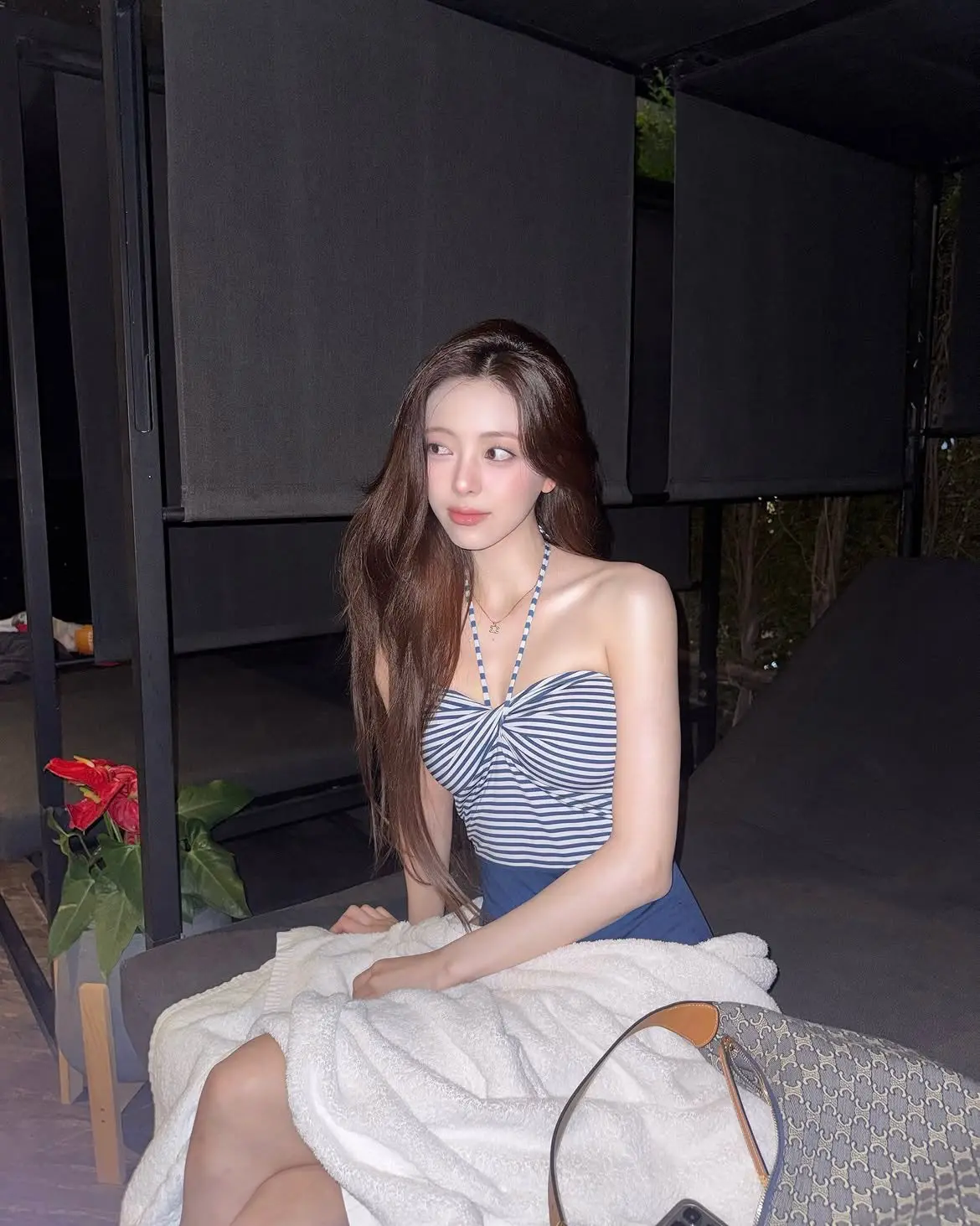 있지 유나 수영장 사진.jpg (6)