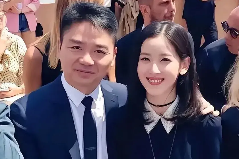 중국 ‘밀크티녀’ 남편의 불륜상대 (3)