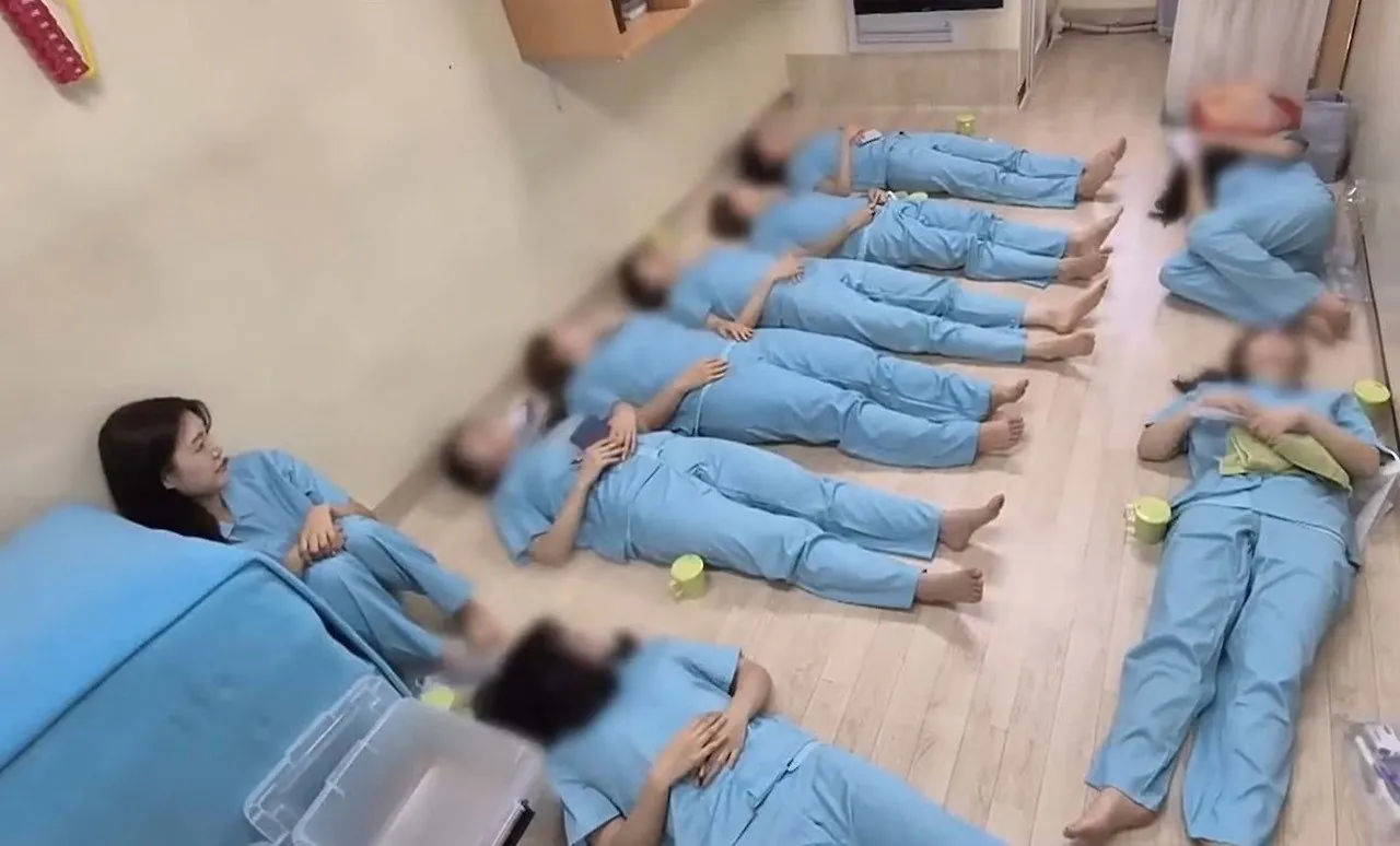 여자 교도소 1일 체험 간 여기자 (2)