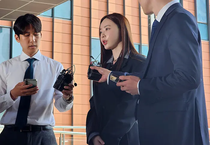 “양정원 고소 취소해주겠다” 검찰, 접대경찰 녹취 확보